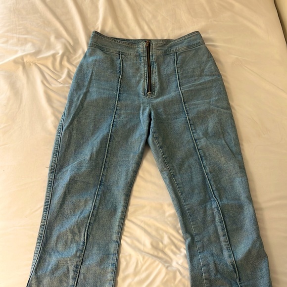 BDG Jeans - Picture 2 of 4